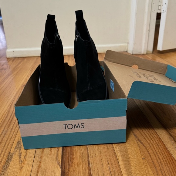 TOMS Maude Black Suede Wedge ankle boot - Picture 3 of 8